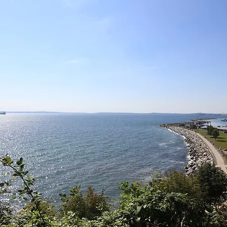 Villa Seerose Mit Terrasse Sassnitz